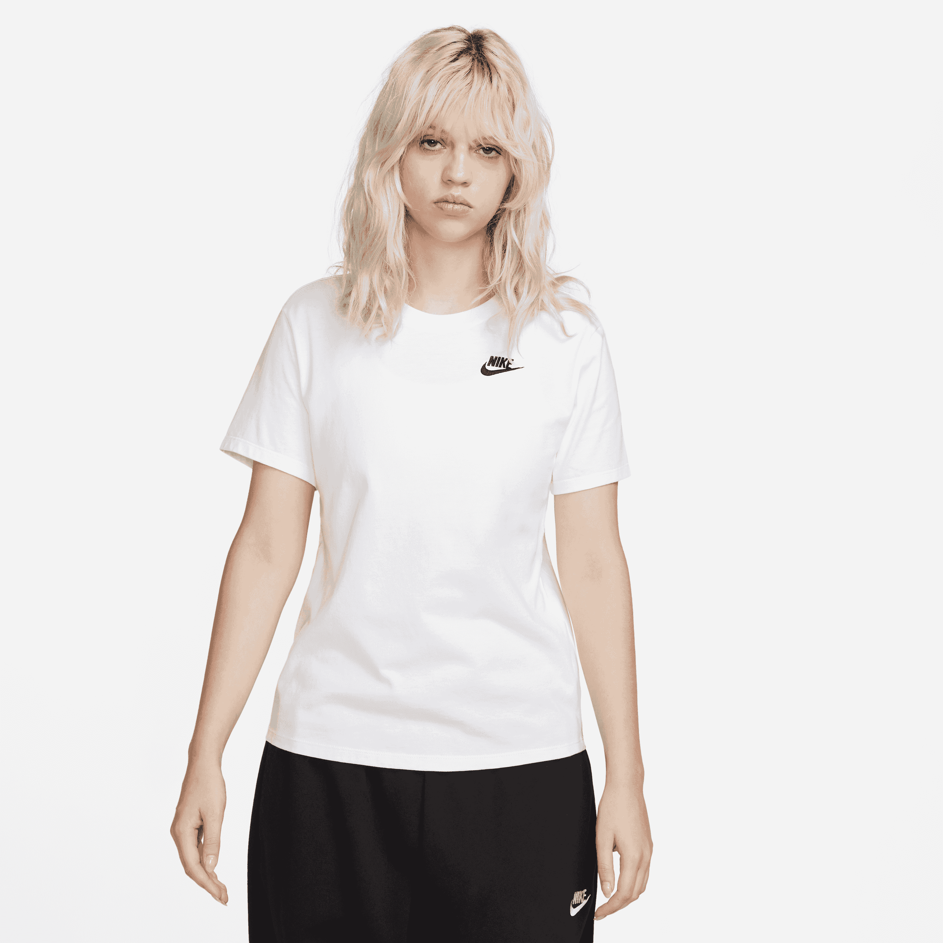 Nike Sportswear Club Essentials T-Shirt Damen