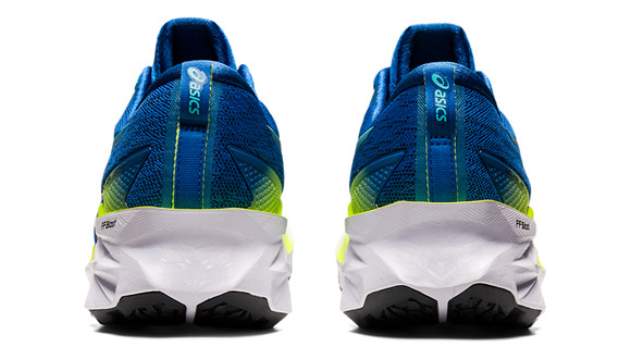 Asics Laufschuhe Novablast 2